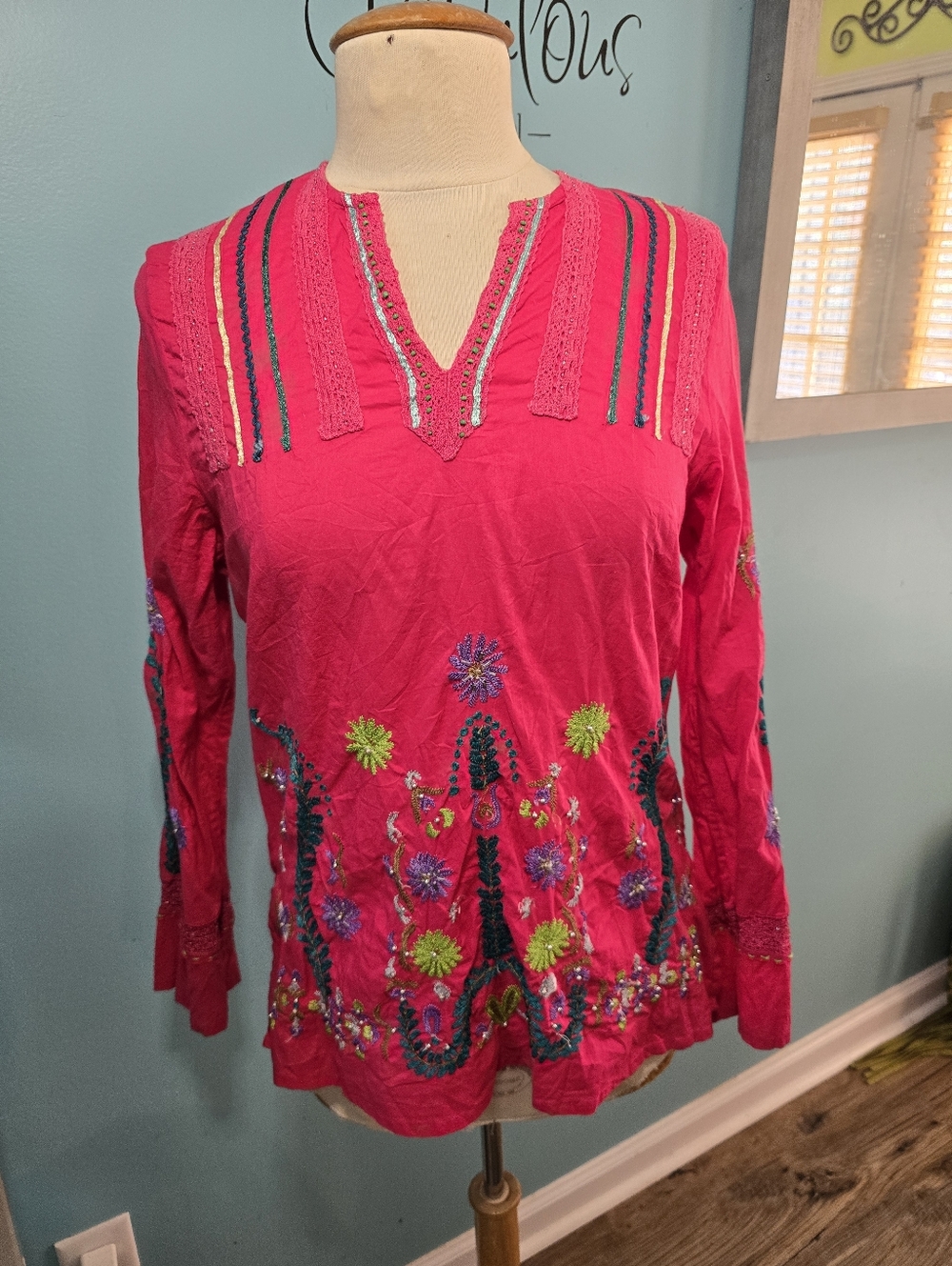Vibrant Sandy Starkman Embroidered V-Neck Mexican Inspired Tunic Top